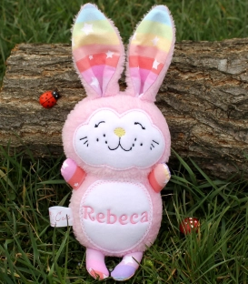 Jucarie bebelusi personalizata cu nume model iepuras roz Rebeca