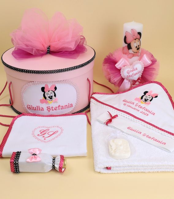 Trusou botez personalizat cu lumanare si cutie rotunda baby minnie mouse